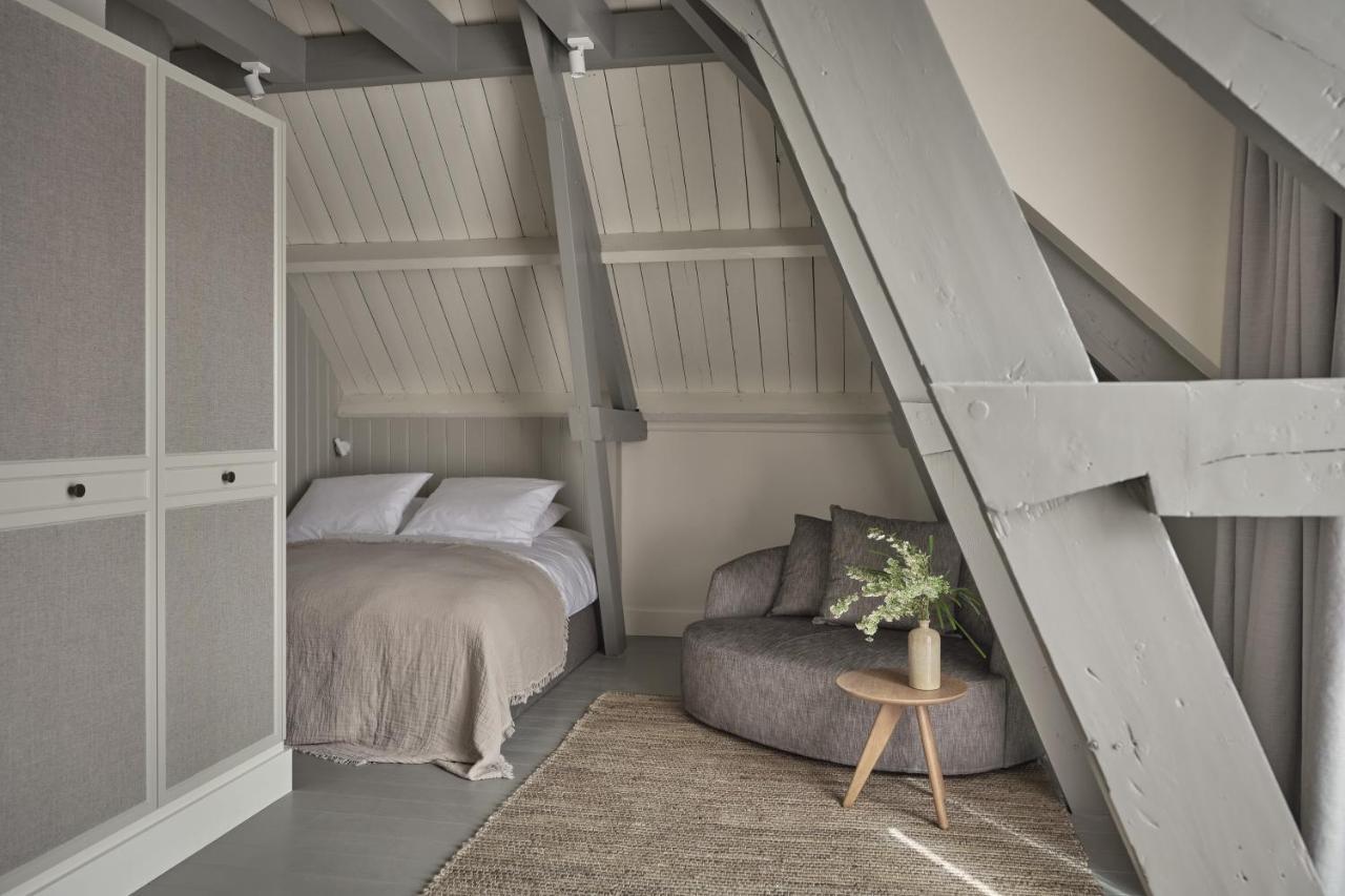 Boutique Hotel Benedict Noordwijk Exterior photo Interior of a Dutch attic